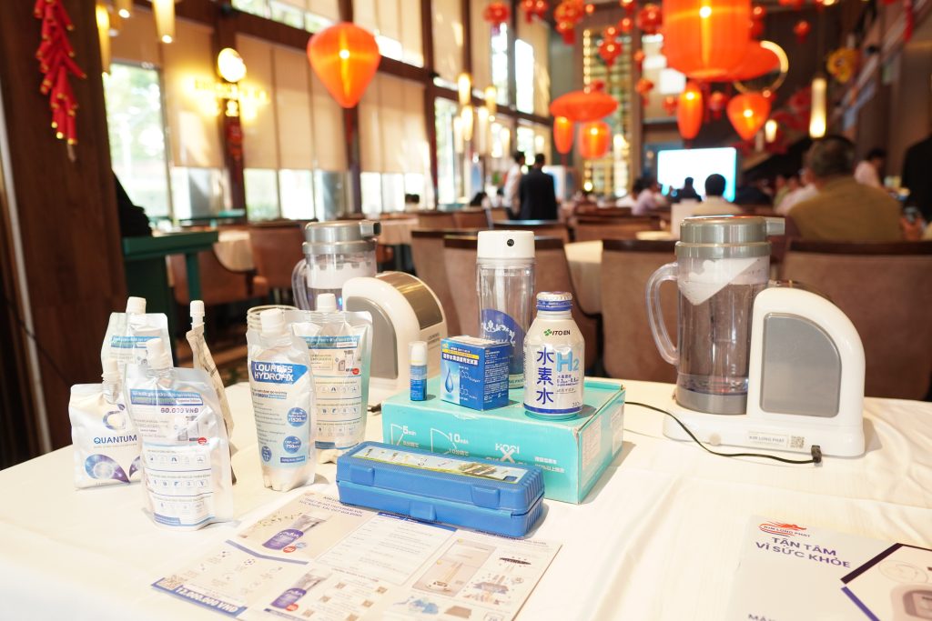 Trưng bày thiết bị y sinh Nhật Bản công nghệ hydrogen tại Việt Nam Thiết bị tạo nước hydro công nghệ Nhật Bản được trưng bày tại sự kiện VJ MUSUBI